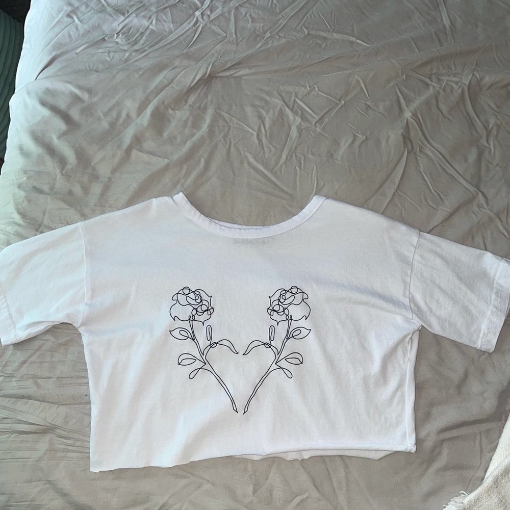 Pretty Little Thing crop tee
